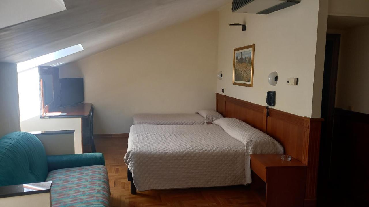 Hotel Valentino Centro Storico Orvieto Kültér fotó
