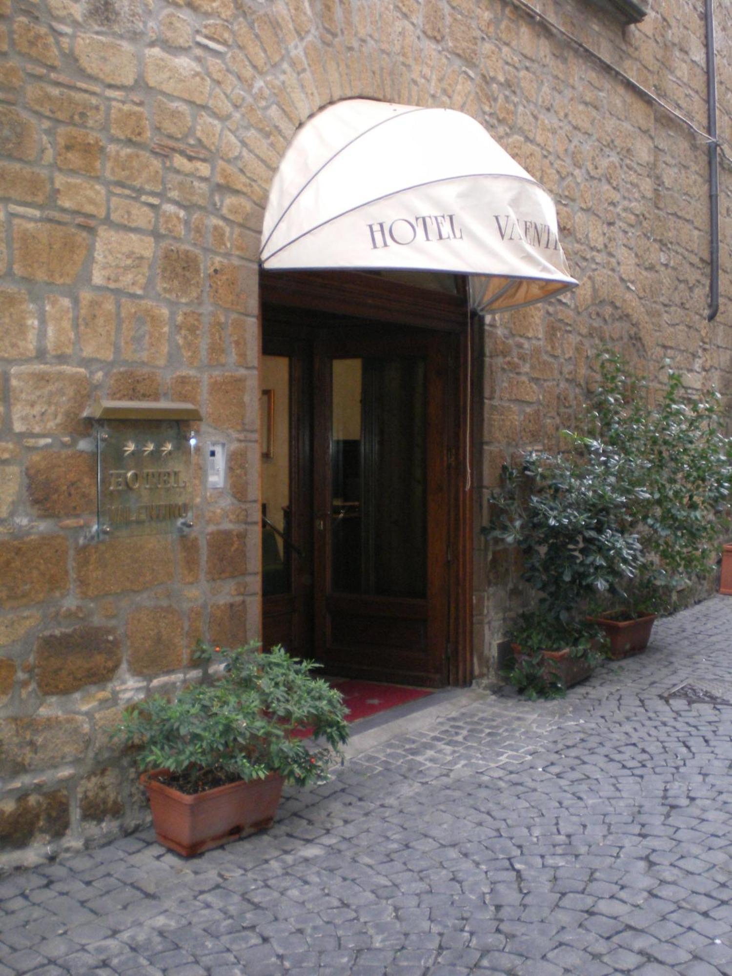Hotel Valentino Centro Storico Orvieto Kültér fotó
