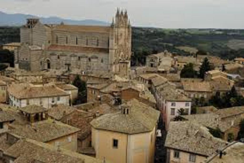 Hotel Valentino Centro Storico Orvieto Kültér fotó