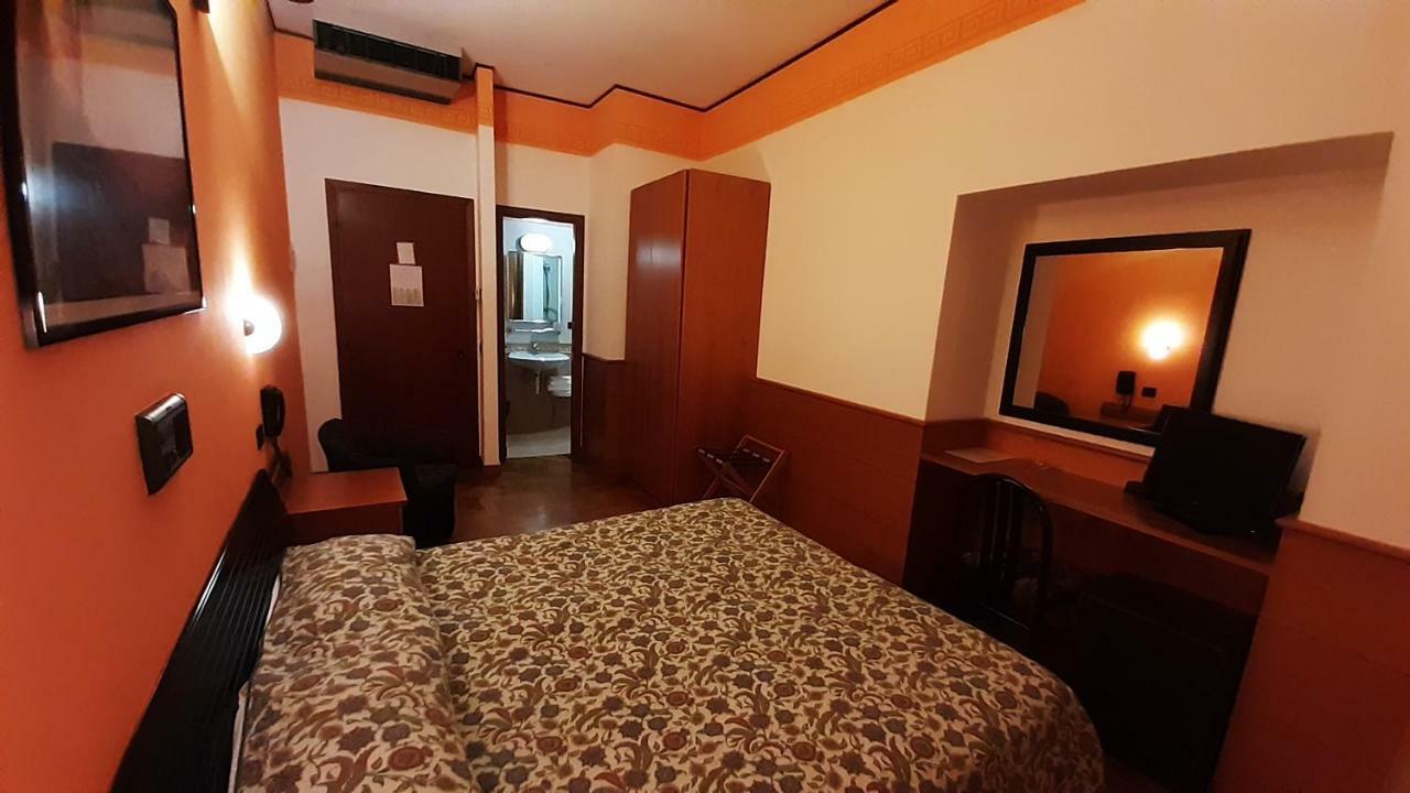 Hotel Valentino Centro Storico Orvieto Kültér fotó